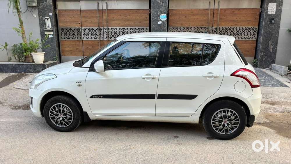 Maruti Suzuki Swift Lxi Optional-o, 2017, Cng & Hybrids