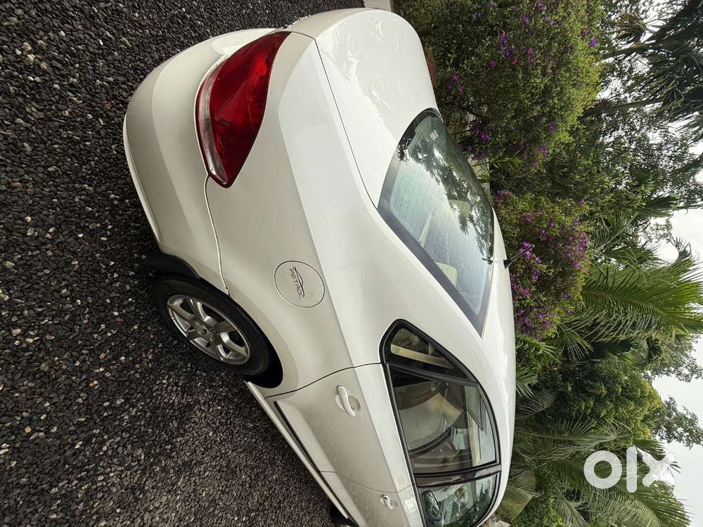 Volkswagen Vento 2013 Highline Petrol – For Sale