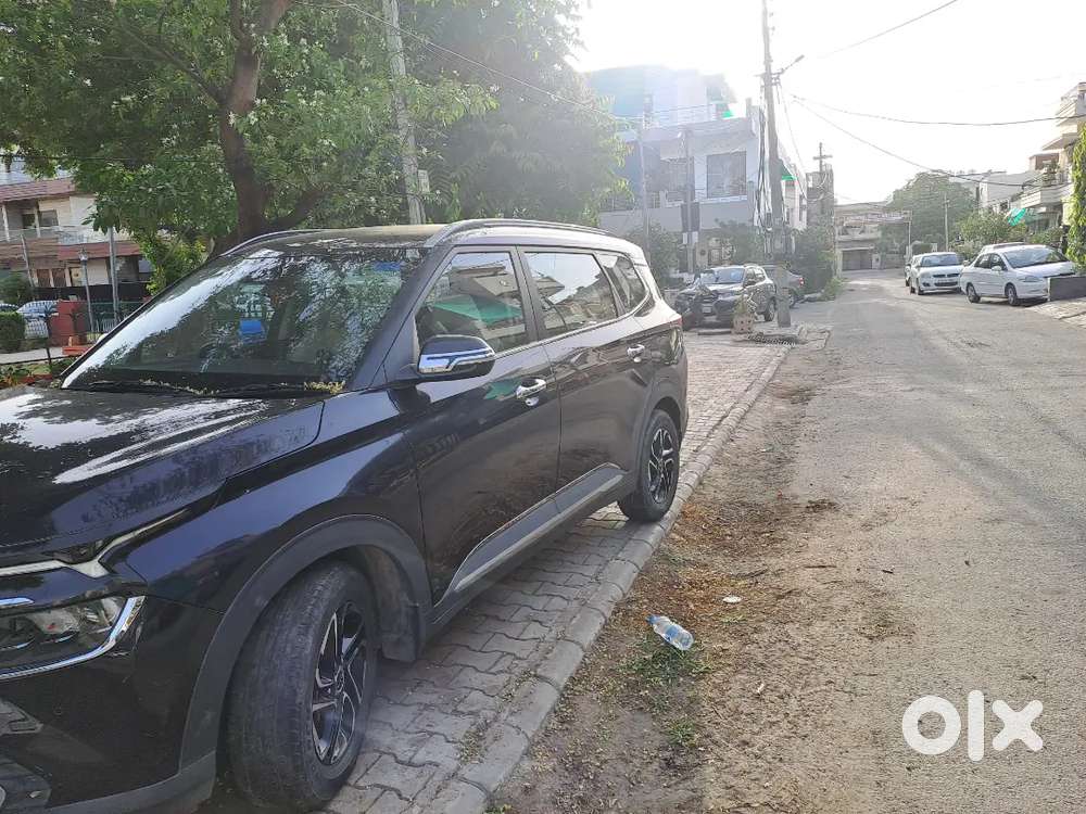 Kia Carens 2022 Petrol Well Maintained