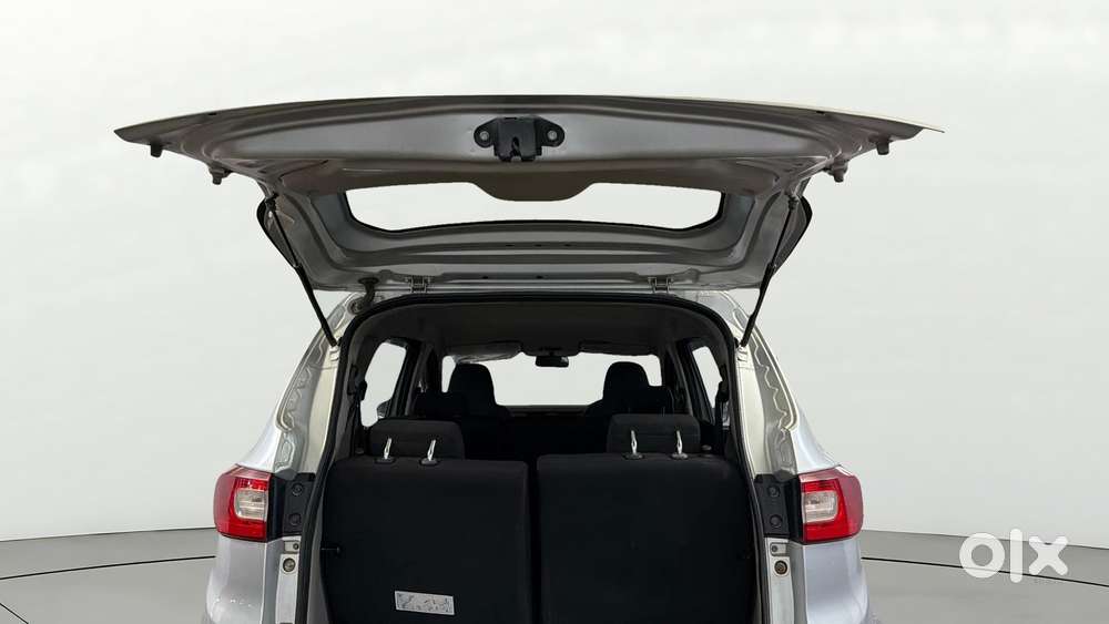 Renault Triber 1.0 Rxe, 2023, Petrol