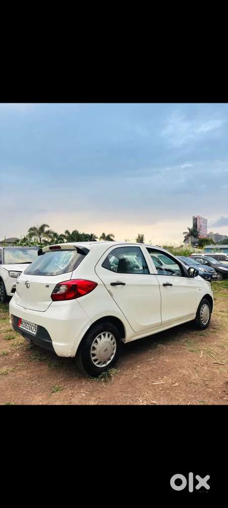 Tata Tiago Xe, 2017, Petrol