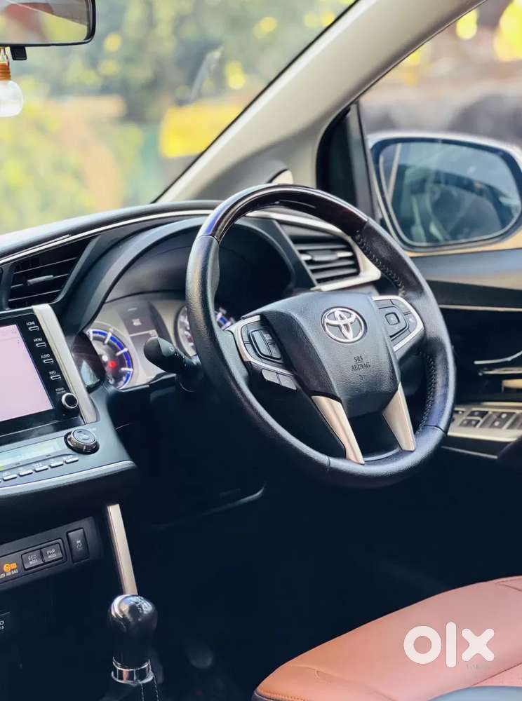 Toyota Innova Crysta [2020-ongoing] 2.4 Vx 8 Str, 2023, Diesel
