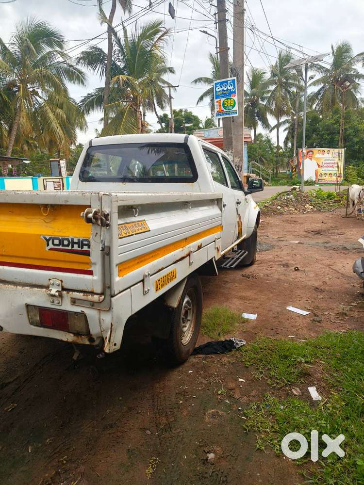 2022 Tata Xenon Crew