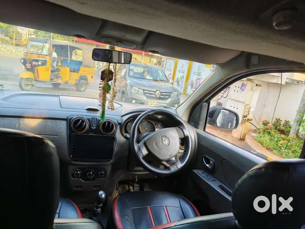 Renault Lodgy 2017 8 సీటర్ ఫ్యామిలీ కార్  మామూలుగా 5 లక్షలు ఉంటది