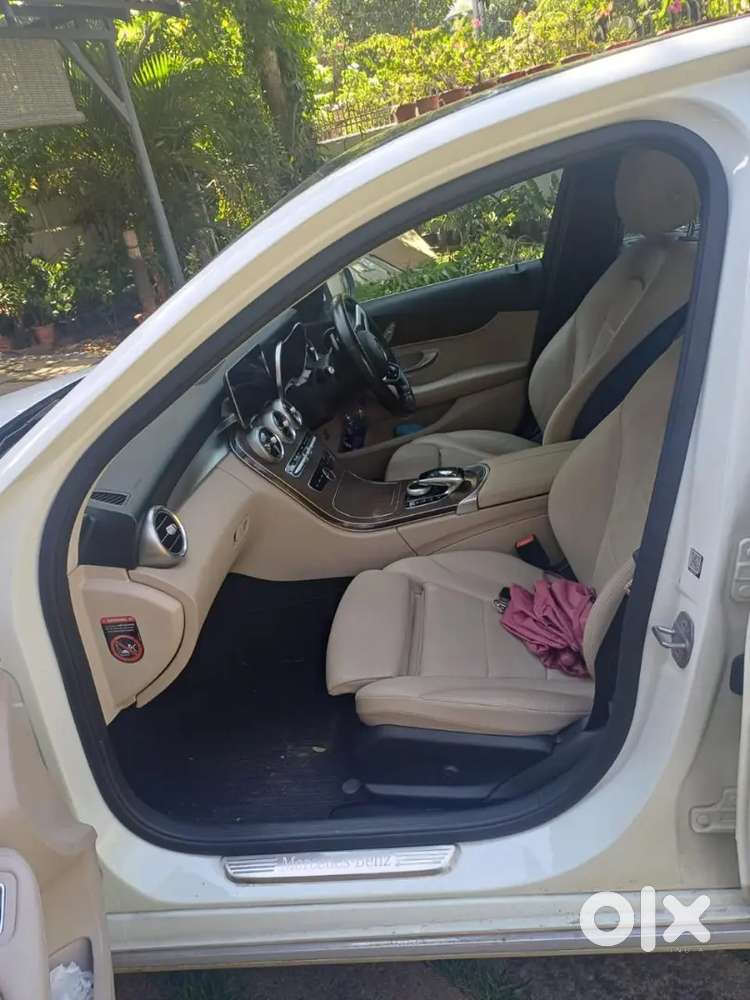 Mercedes-benz C220d 2019  1st Owner  83,000 Km  Excellent Condition