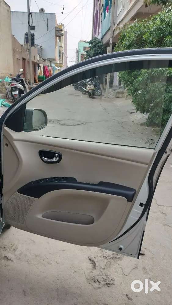 Hyundai I10 Sportz 2012