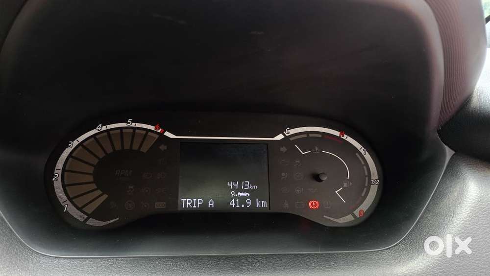 Nissan Magnite Visia Mt, 2025, Petrol