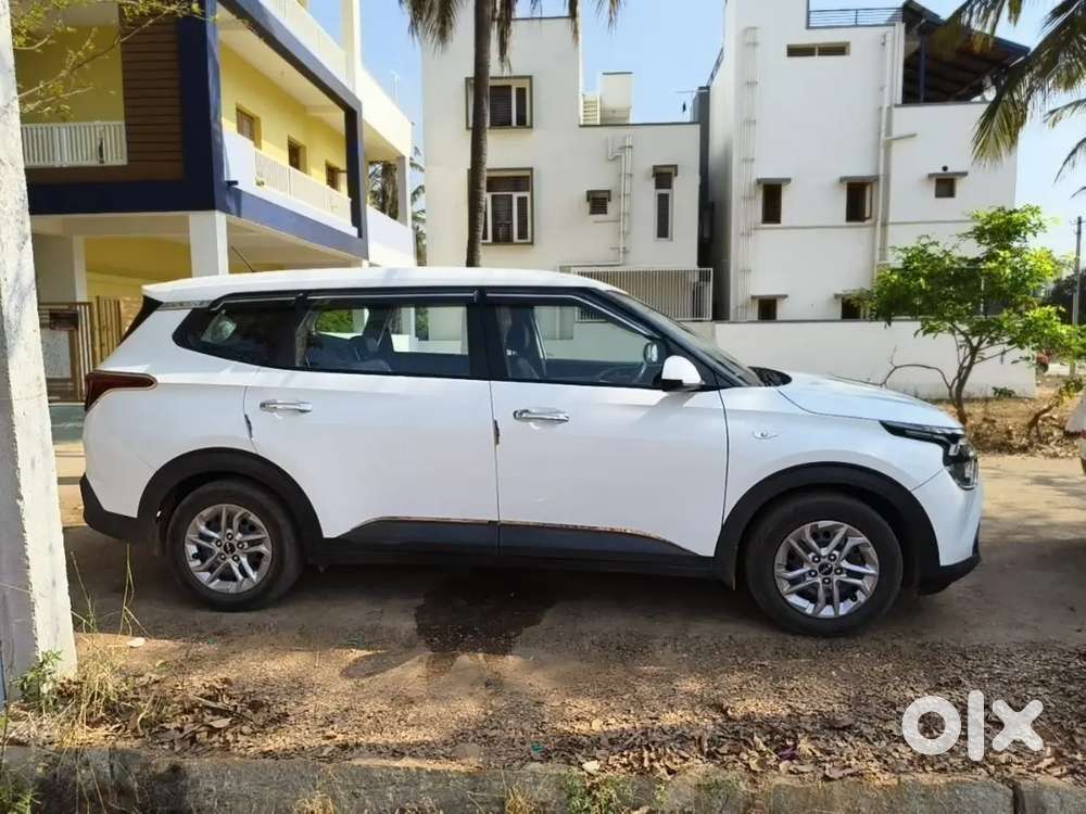 Kia Carens 2024 Diesel Well Maintained