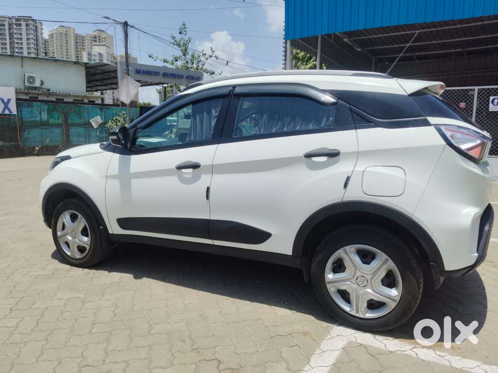 Tata Nexon 1.2 Revotron Xm (s), 2023, Petrol