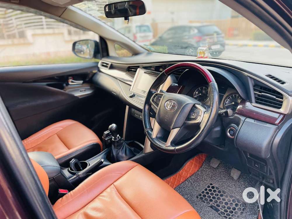 Toyota Innova Crysta 2.7 V, 2016, Diesel