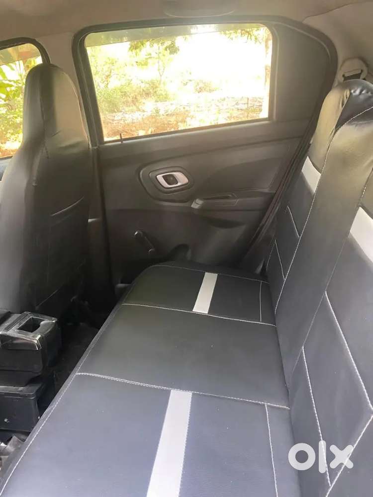 Full Showroom Service Ladies Driving3, Car