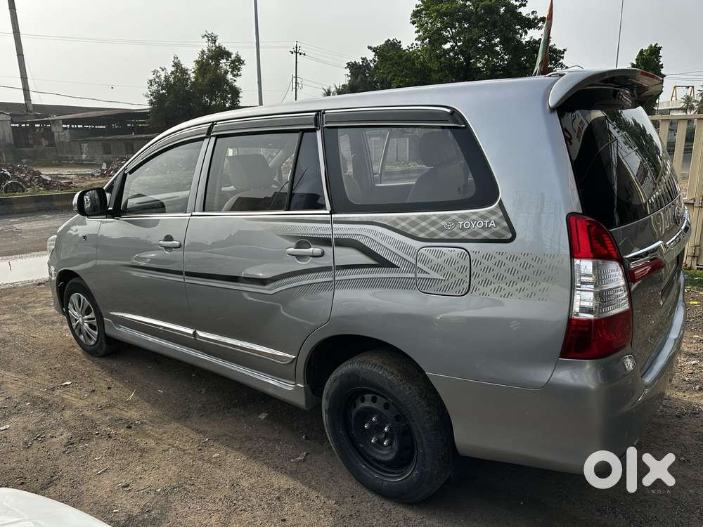 Toyota Innova 2.5 G (diesel) 8 Seater, 2015, Diesel