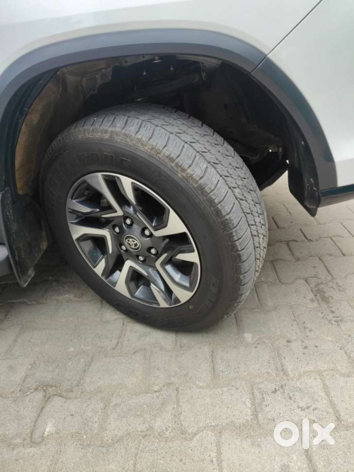 Toyota Fortuner Legender 4x4 At 2.8, 2024