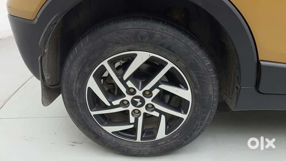 Mahindra Xuv300 W8 Option, 2022, Petrol