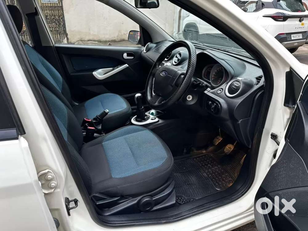 Ford Figo, 2015, Petrol