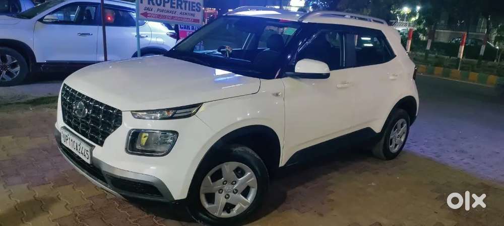 Hyundai Venue 2021 Petrol 38152 Km Driven
