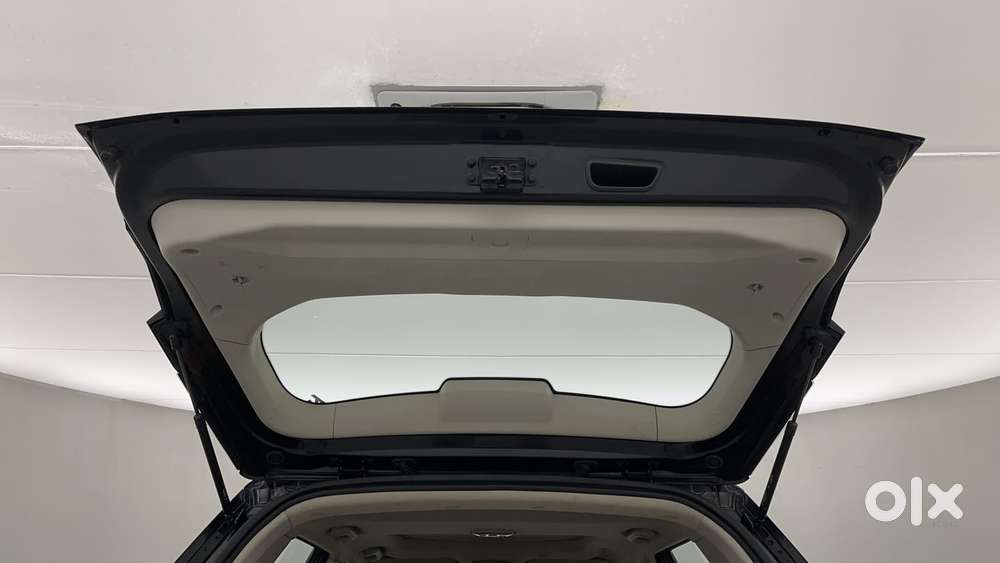 Mahindra Xuv300 W6, 2023, Petrol