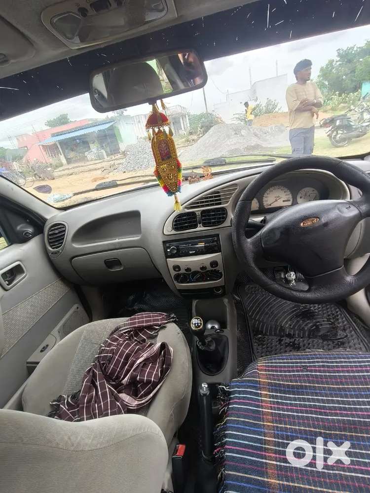 Ford Ikon 2005