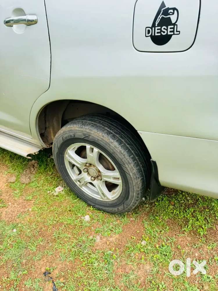 Toyota Innova 2010 Top Conditionluxury Interioralloy Wheels