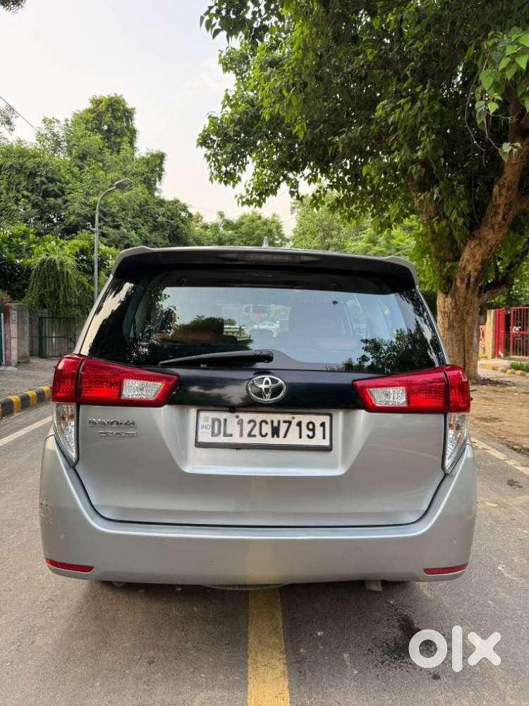 Toyota Innova Crysta 2.4 G Mt, 2023, Diesel