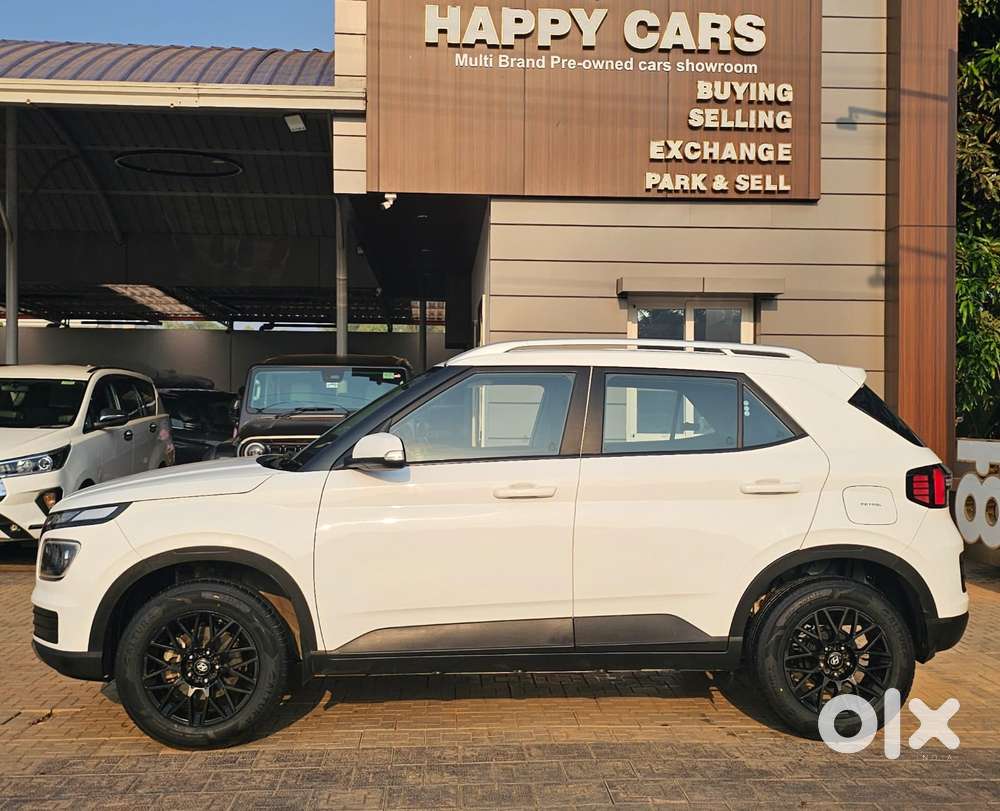 Hyundai Venue 1.2 S (o), 2022, Petrol