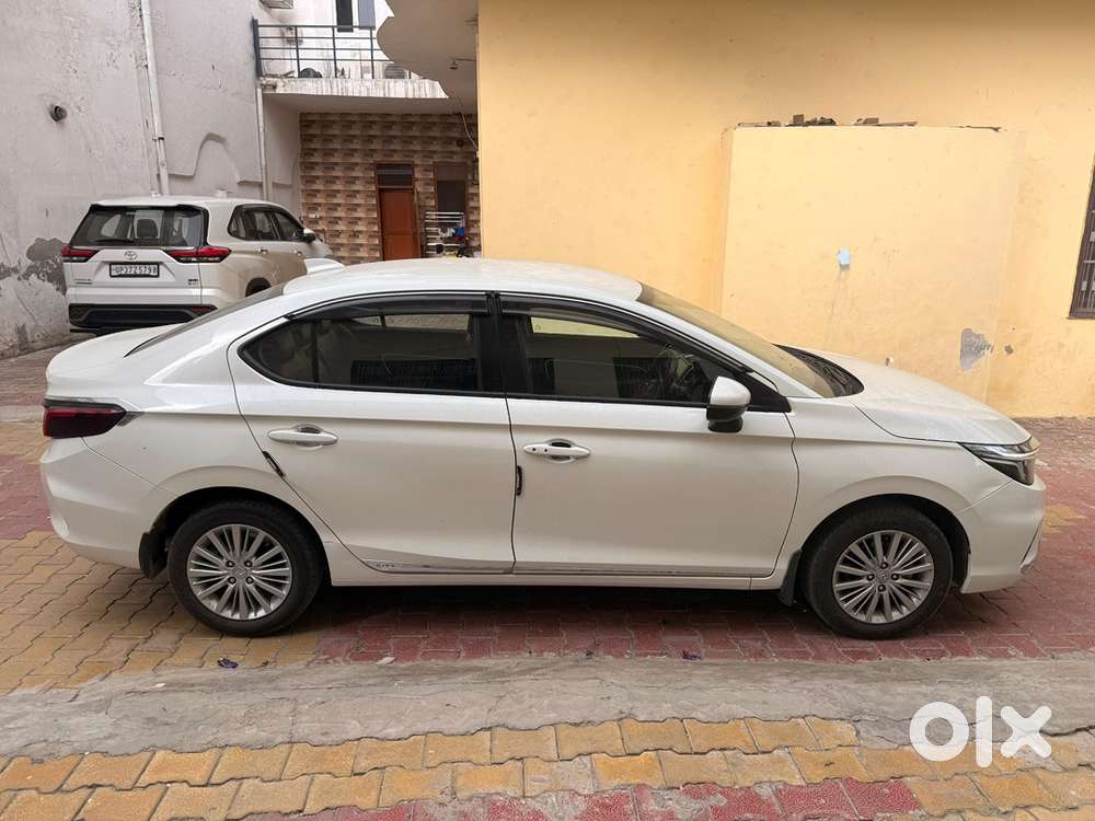 Honda City Zx 2022 Km Driven