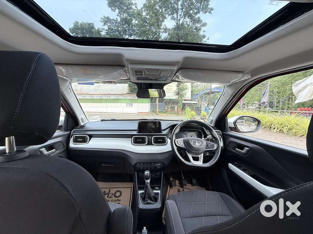 Tata Punch Creative Dual Tone Mt Sunroof, 2024, Petrol