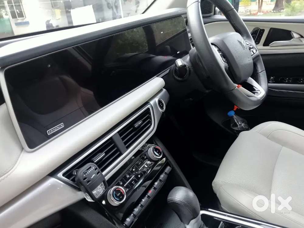 Mahindra Xuv700 Ax7 2024