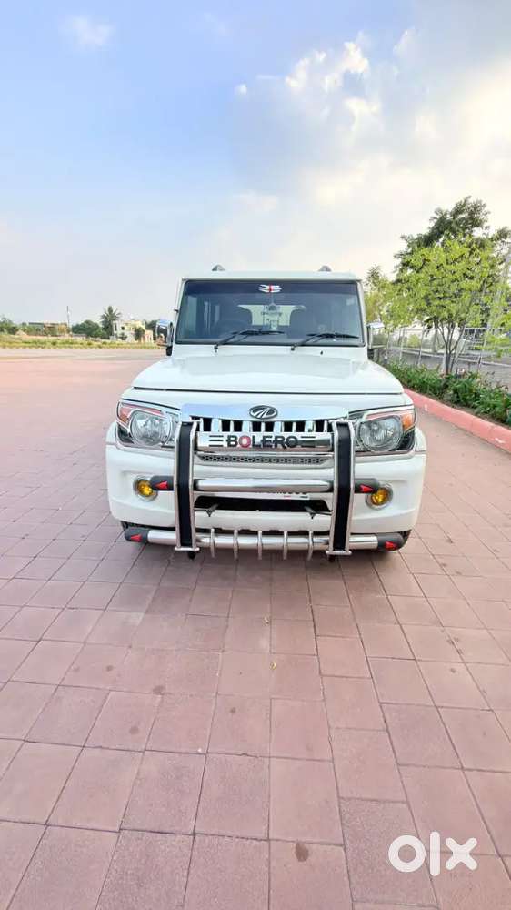 Mahindra Bolero  Zlx Diesel 2016 1वोनर टायर बटन
