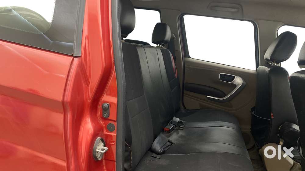 Mahindra Tuv 300 T8 Amt, 2016, Diesel