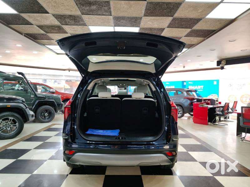 Mahindra Xuv700 2.0 Ax 7 Petrol At Luxury Pack Str, 2021, Petrol