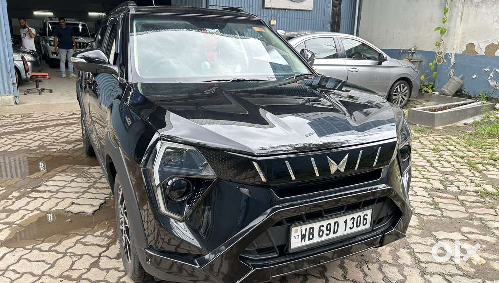 Mahindra Xuv 3xo Ax5 Pm Mt, 2025, Petrol