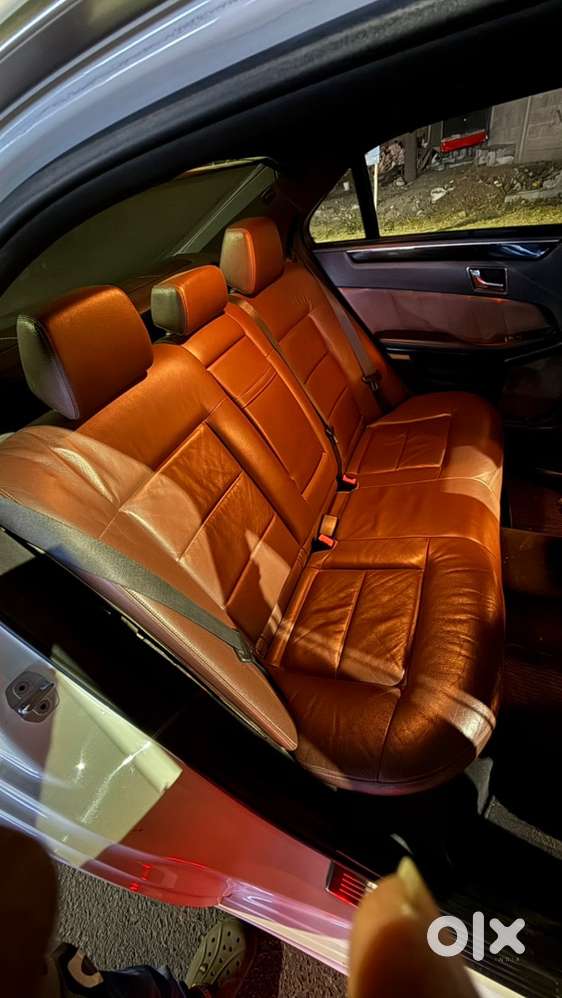 Mercedes-benz E-class Petrol 2011