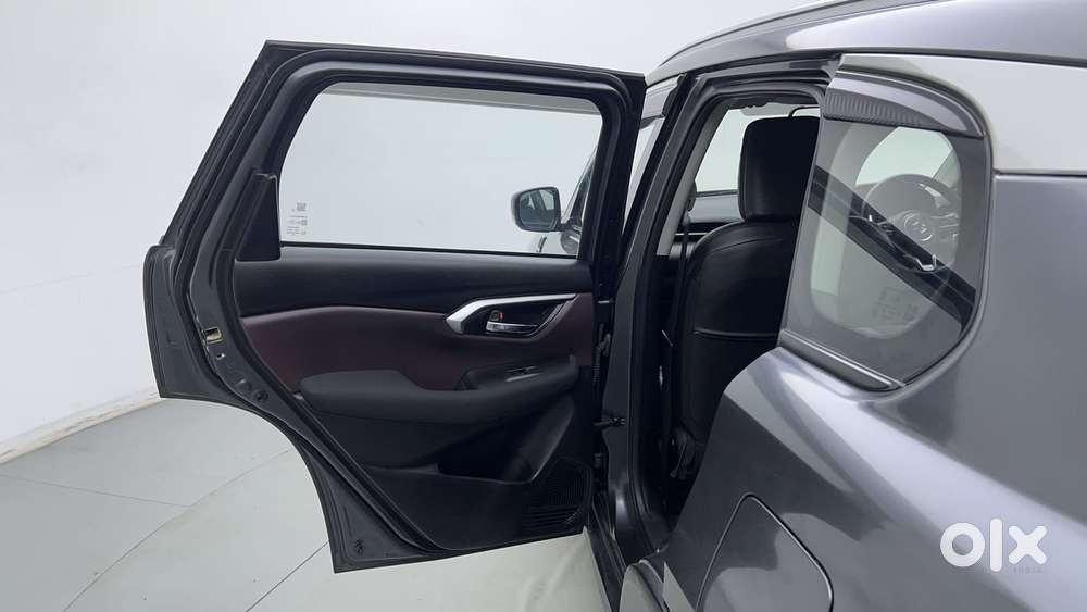 Maruti Suzuki Grand Vitara 1.5 Delta Smart Hybrid At, 2023, Petrol