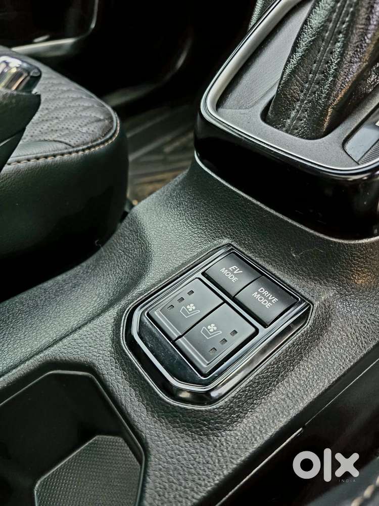 Maruti Suzuki Grand Vitara 1.5 Alpha Plus Intelligent Hybrid Ecvt, 2..