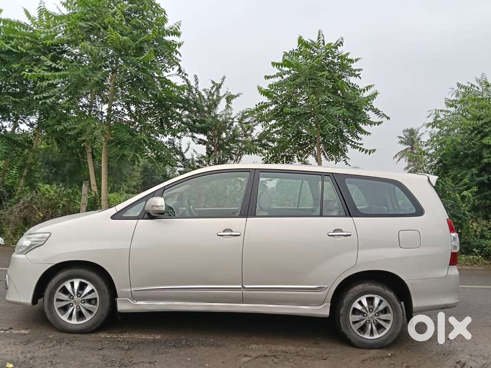 Toyota Innova 2.5 Vx 8 Seater Bs Iv, 2016, Diesel