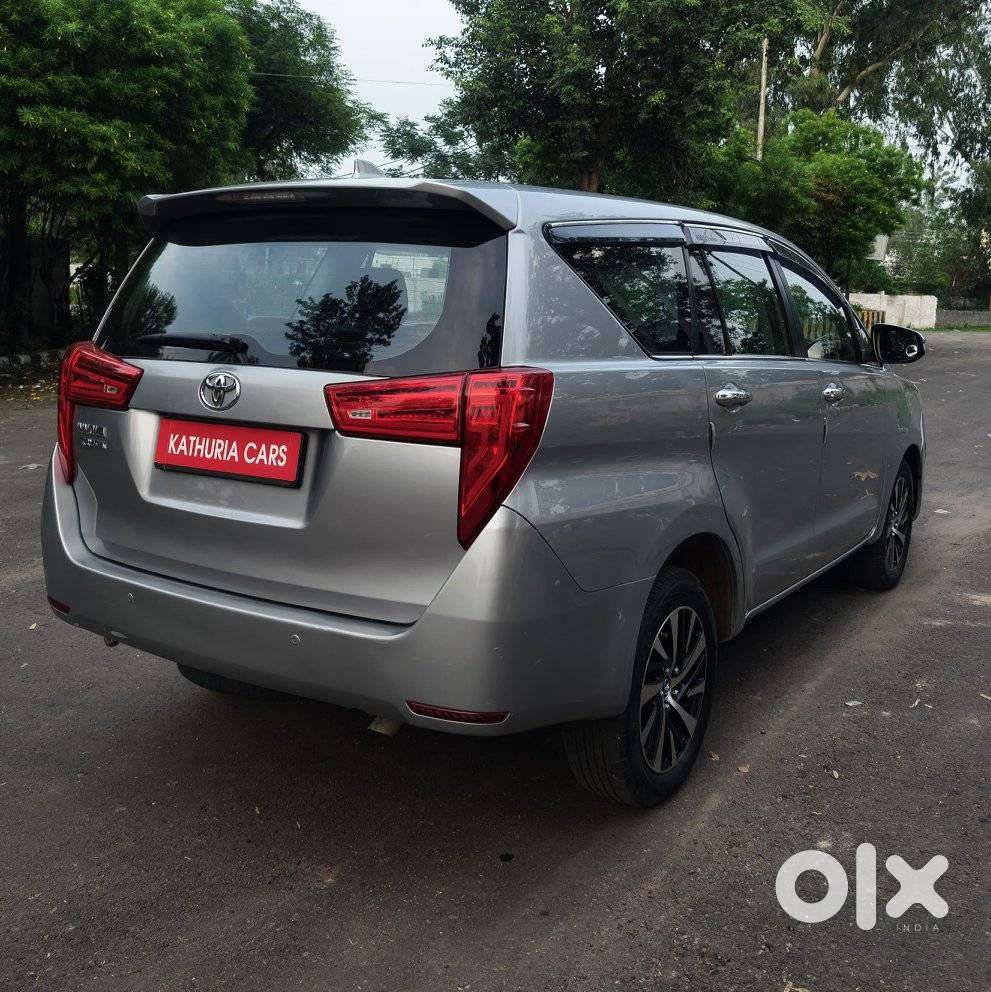 Toyota Innova Crysta, 2016