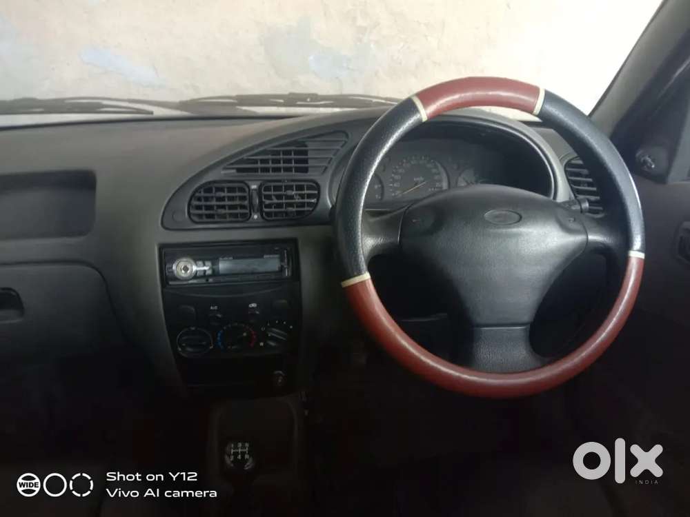Ford Ikon 2005