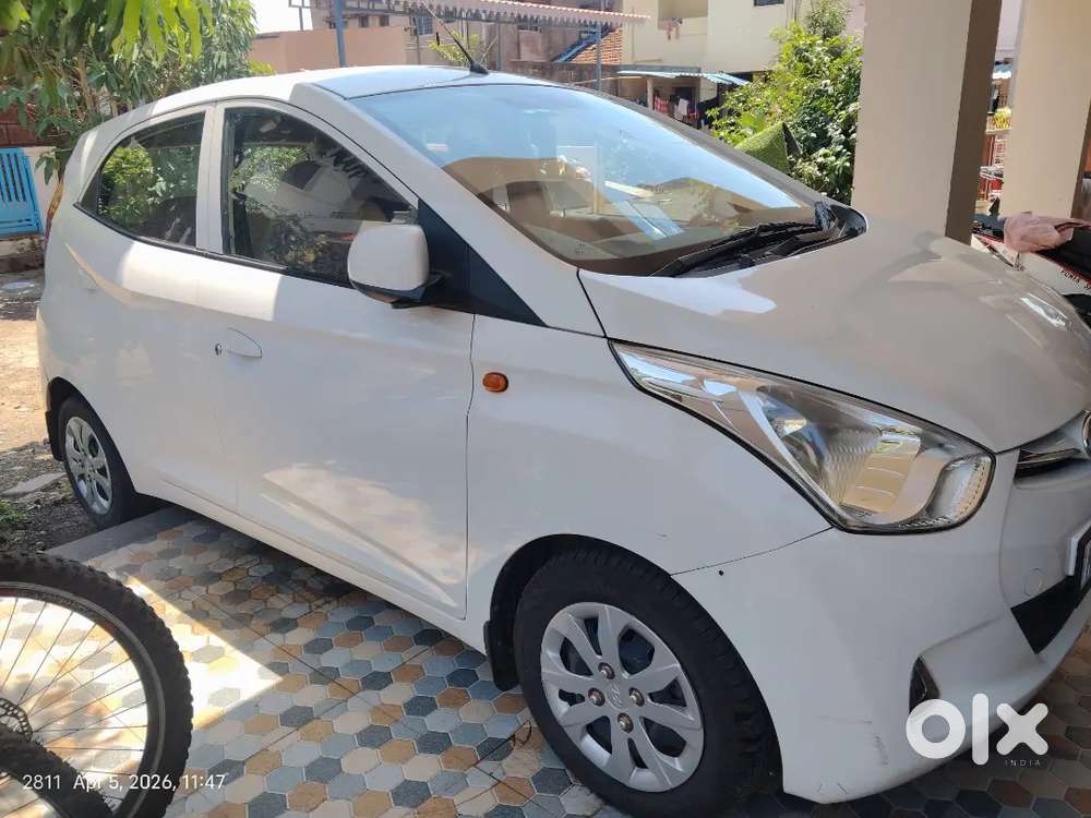 Hyundai Eon 2017 Petrol Well Maintained & Only Showroom Serviced