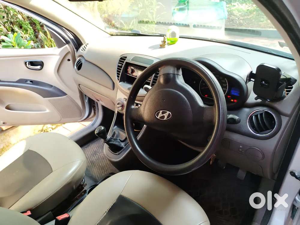 Hyundai I10  Magna 2012 Petrol Well Maintained Car For Sale .
