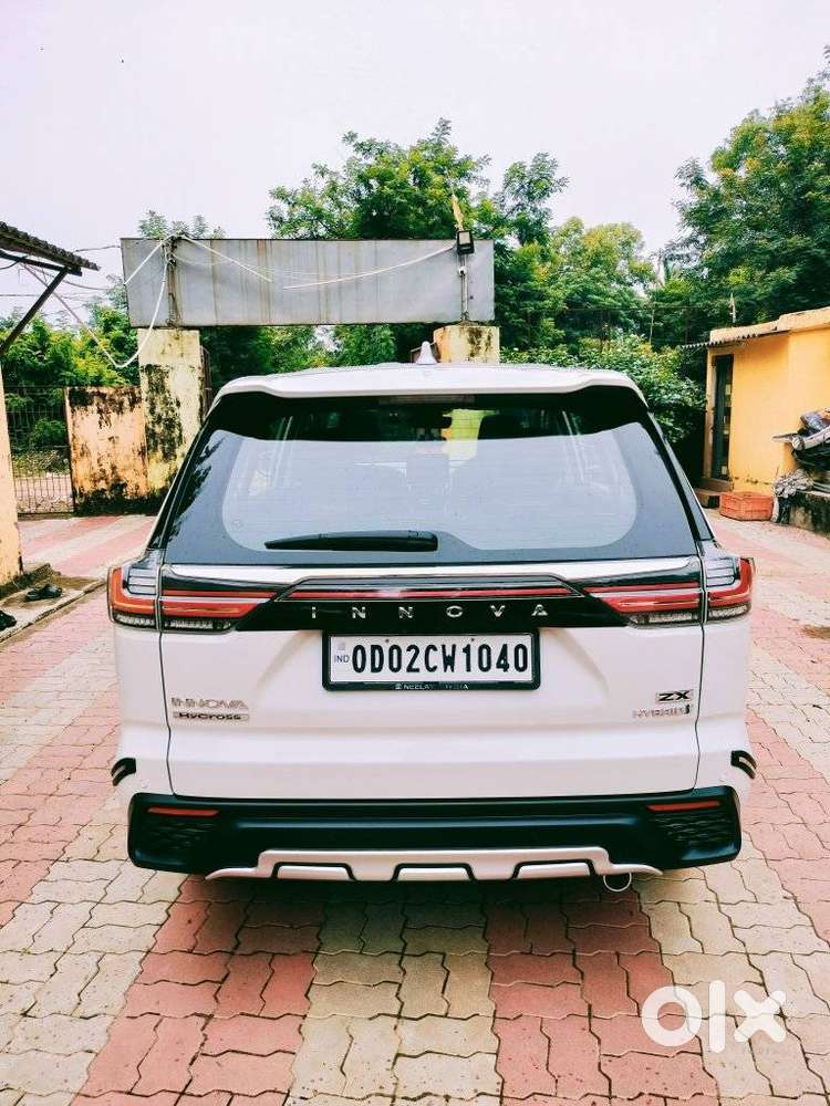 Toyota Innova Hycross 2.0 Zx (o) Hybrid 7 Str, 2024, Petrol