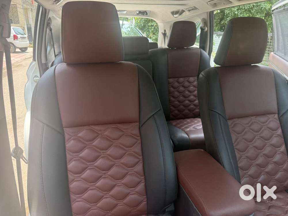 Toyota Innova Hycross 2025 Variant Petrol Automatic