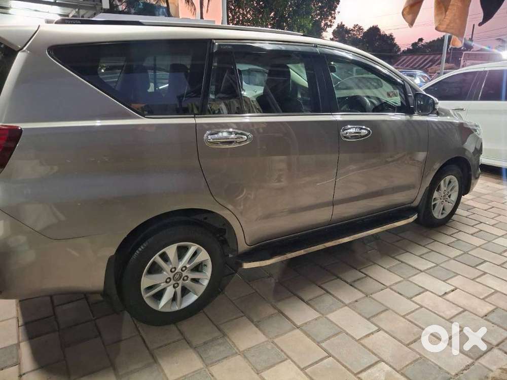 Toyota Innova Crysta 2.8 Z, 2017