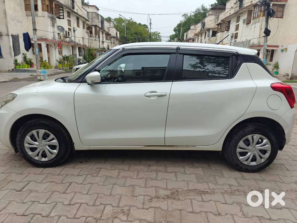 Maruti Suzuki Swift Vxi Amt (2022) — Single Owner  Warranty Till 2027