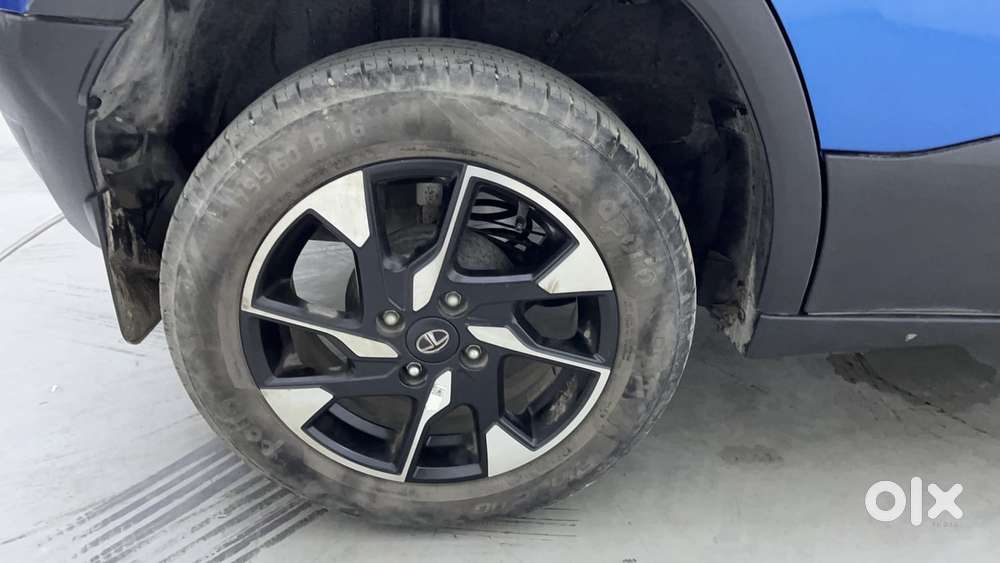 Tata Punch 1.2 Revotron Creative Amt Dual Tone, 2022, Petrol