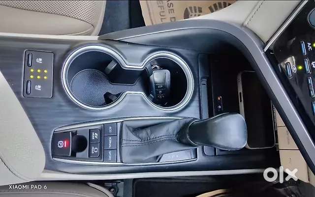 Toyota Camry Hybrid, 2022, Petrol
