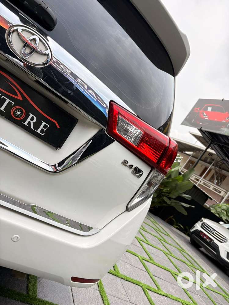 Toyota Innova Crysta 2.4 V 8 Str, 2018, Diesel