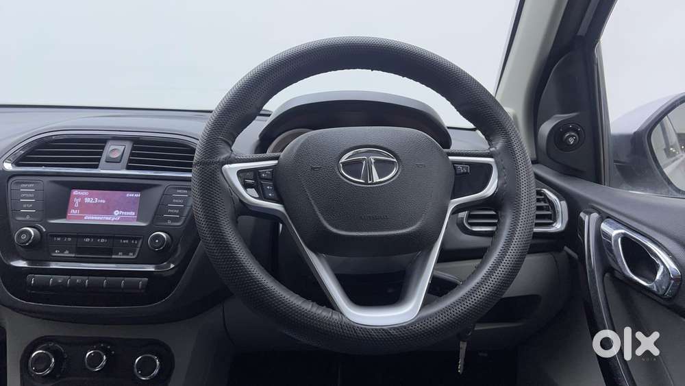Tata Tiago Xza, 2017, Petrol