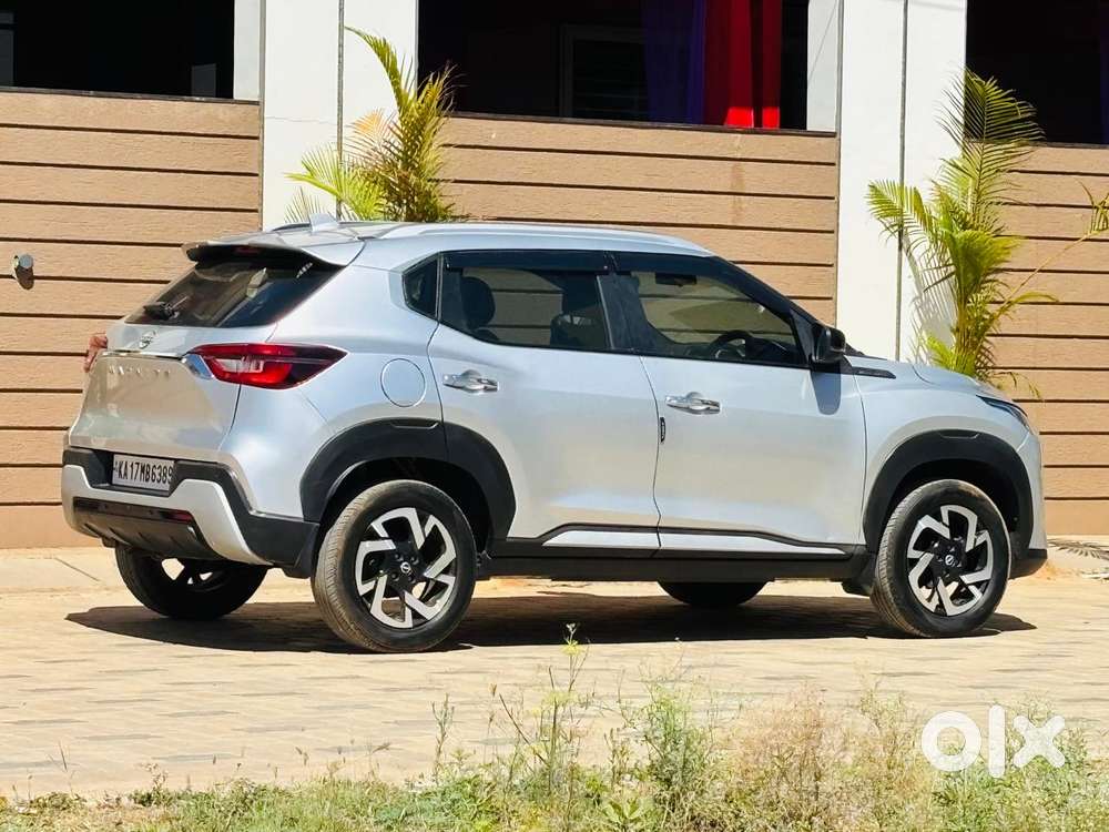 Nissan Magnite 1.0 Xv Premium, 2023, Petrol