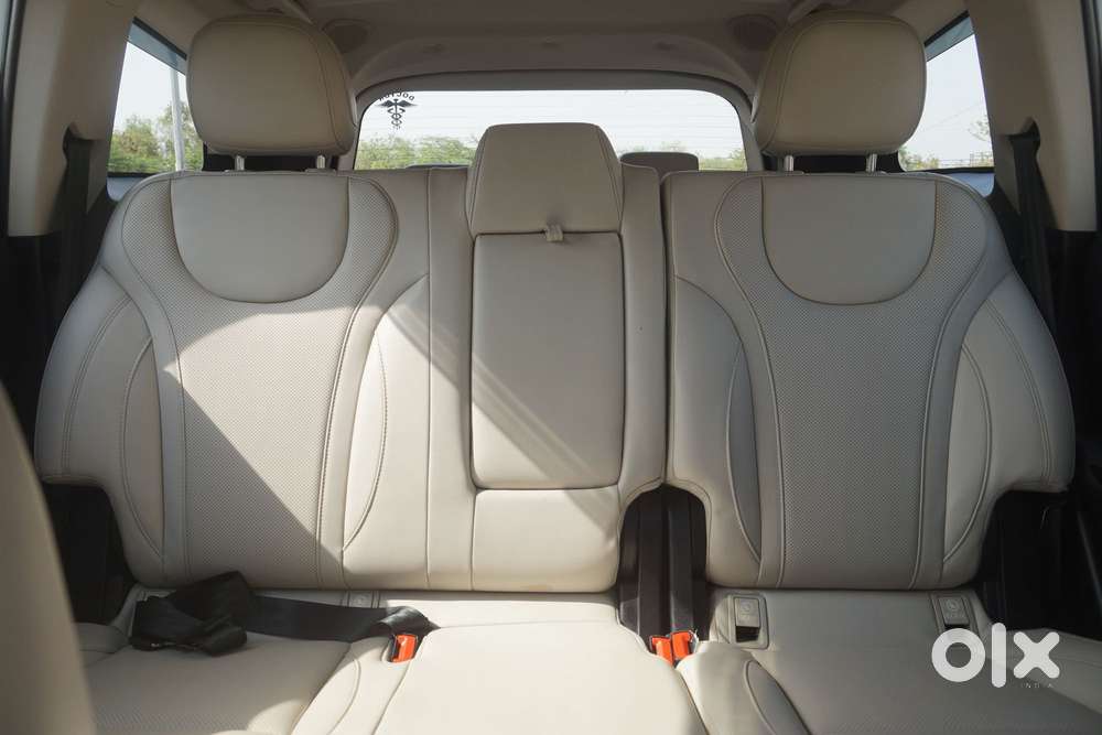 Mahindra Xuv700 2.0 Ax 7 Petrol At Luxury Pack Str, 2024, Petrol